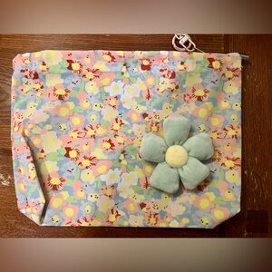 🛍️ 4 for $20 🛍️ Large Floral Nylon Cosmetic Bag